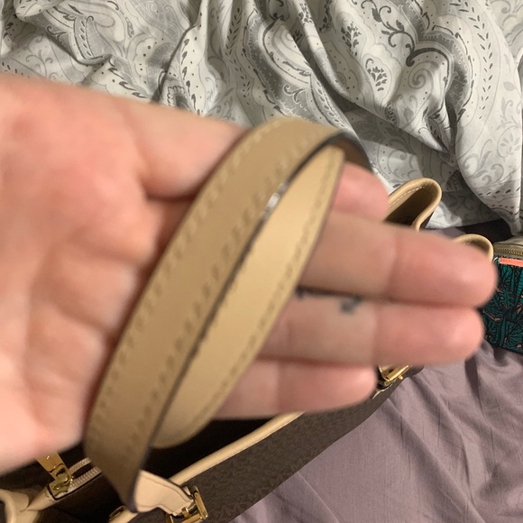 Large Michael Kors Tote - Picture 5 of 8